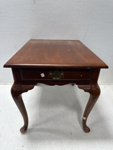 (1) Antique Wood Side Table With Drawer 21&rdquo;x 22 1/4&rdquo;x 27&rdquo;