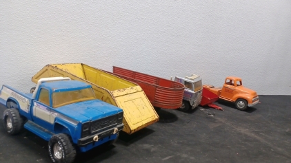 Trucks & trailers.