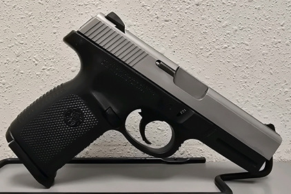 Smith & Wesson SW40VE Handgun, .40 S&W, DVN8670, Stainless Steel Slide