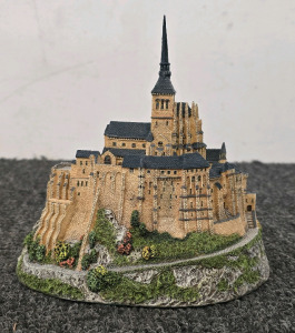 Mont Saint-Michel 7"x7.5" Sculpture- "Enchanted Castles Of Europe" By The Danbury Mint