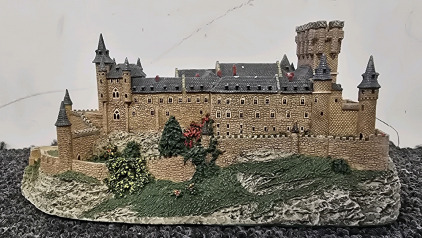 The Alcazar 4"x9" Sculpture- "Enchanted Castles Of Europe" By The Danbury Mint