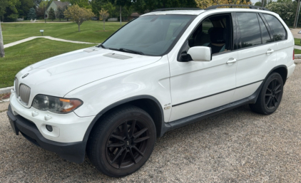 2005 BMW X5 - AWD! AFTERMARKET WHEELS!