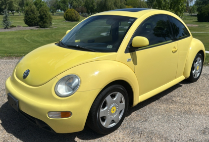 1999 VOLKSWAGEN BETTLE - SUNROOF!