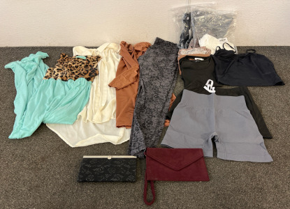 Women&rsquo;s Clothint Varying Sizes XS - L Tops, Bottoms & Women&rsquo;s Wallets