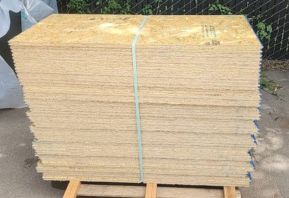 Pallet of Scrap O.S.B. 3/4"&times;2'&times;4'