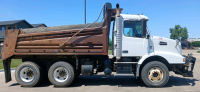 ACHD 2009 VOLVO VHD DUMP TRUCK - DIESEL! LOCAL FLEET! - 3