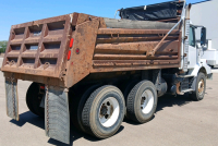 ACHD 2009 VOLVO VHD DUMP TRUCK - DIESEL! LOCAL FLEET! - 4