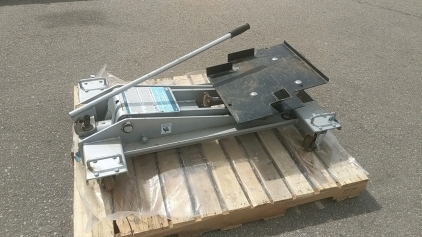 OTC Stinger Series Low Lift Transmission Jack 2000lb Cap #1522a