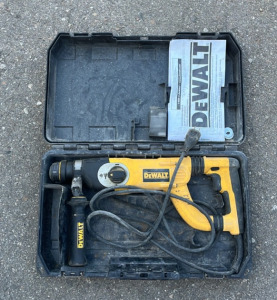 Dewalt D25330 Heavy Duty SDS Plus Chipping Hammer