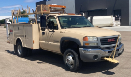 ACHD 2005 GMC SIERRA 3500 - 44K MILES! LOCAL FLEET!