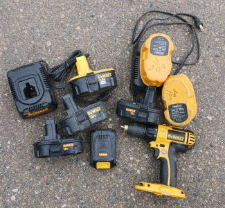 (10) DeWalt Tools - (7) 18V Batteries (1) DC720 Drill (2) DW9116 Chargers [R1]
