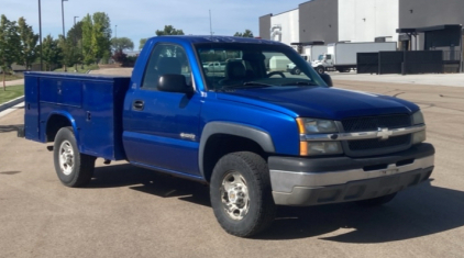 2003 CHEVROLET SILVERADO 2500 - GREY TRIM!
