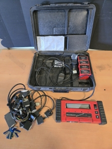 Snap-On Diagnostics Scanner - Model: MT2500 w/ Parts & Accessories & Carry Case