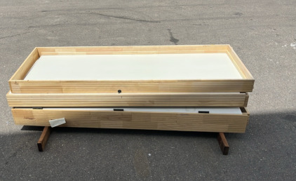 (5) 83&rdquo; x 31&rdquo; frames Doors