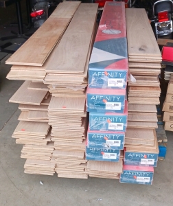 (1) Affinity European Oak Engineered Flooring Pallet - PRO2318 - Assorted Sizes