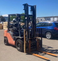 2007 TOYOTA 8FGU30 FORK LIFT - 9048 HOURS!! - 8