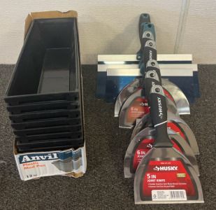 Anvil 12&rdquo; Plastic Mud Pans, (8) Putty Knives