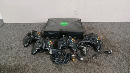 Original Xbox Console with 4 Controllers