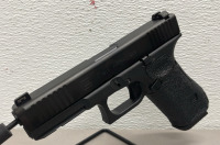 Glock Model 17 Gen 5 9mm Caliber, Semi Automatic Pistol In Original Hardcase W/ 5 Extra Magazines And Kydex Holster - 5