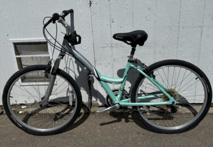 (1) 26&rdquo; Columbia Northway Teal And Grey 6061 Aluminum Bike