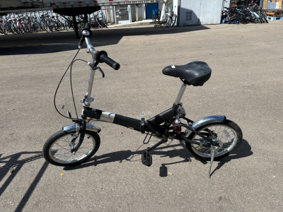 (1) Infinity Black Folding Bike