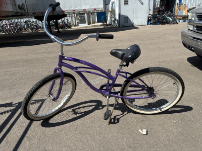 (1) 26&rdquo; Firmstrong Purple Bike
