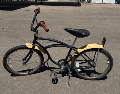 (1) 20&rdquo; Vintage Schwinn Black Kids Bike