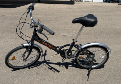 (1) 20&rdquo; Columbia Black And Orange Kids Bike