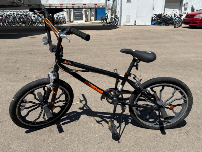 (1) 20&rdquo; Mongoose Black And Orange Kids Bike