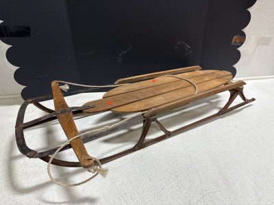 (1) Vintage Wood Sled