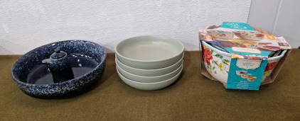 (1) Porcelain Salad Bowl & Dressing Bottle, (1) 4-Piece Stoneware Bowl Set & (1) 3-Piece Flowered Porcelain Bowl Set