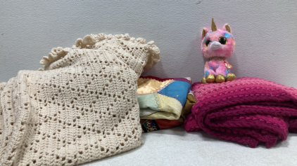 HandMade Blankets - Table Cloths - Stuffed Unicorn