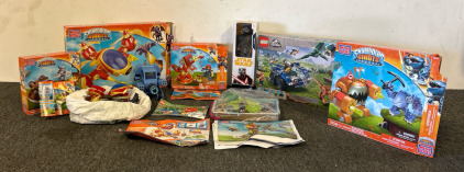 MEGA BLOKS Skylanders Giants Set 95421, Mega Bloks Skylanders Arkeyan Copter Attack, Mega Bloks Skylanders Giants Sky Turret Defense Play Set, Star Wars the Last Jedi Kylo Ren Action figure Disney Hasbro New, 75940 LEGO Jurassic World Gallimimus And Ptera