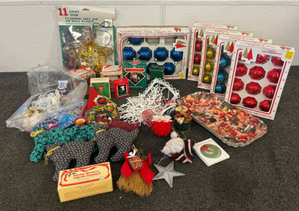 Christmas Items Including Ornaments & Collectable / Vintage Ornaments, Tree Topper