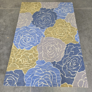89" x 60" Floral Rug