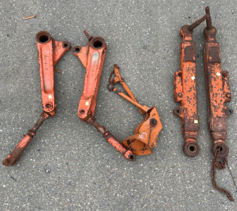 Allis Chalmers Left Hand (L.H) Lift and Draft Arms
