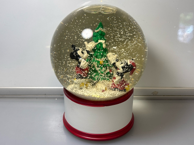 Vintage Mickey And Minnie Mouse Snowglobe Collectiable