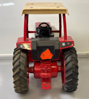 1/16 Ertl Farm Toy International 886 Tractor - 3