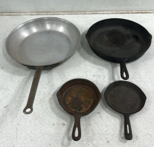 (4) Pans (1) Pot (1) Storage Tote