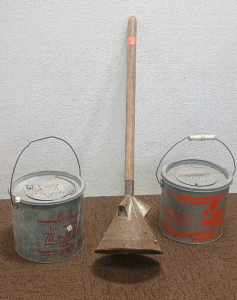(2) Vintage Minnow Buckets w/ Crawdad Trap Scoop