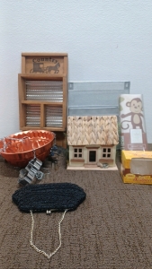 Kitchenware & Home Decor.