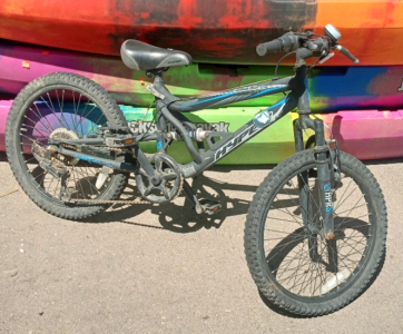 20Inch HYPER Blue & Black Bike