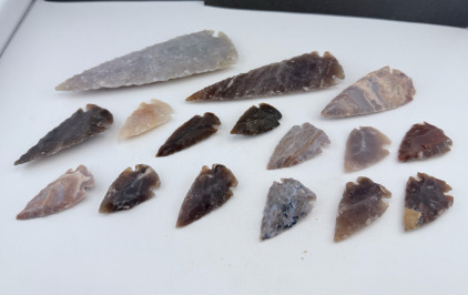 (12) Arrowheads 1 1/2&rdquo; to 2&rdquo; Long & (4) Spearpoints 2 1/2&rdquo; to 5&rdquo; Long