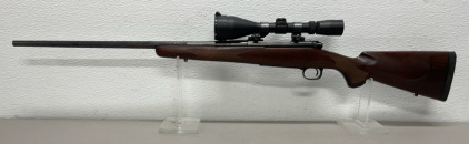 Winchester Model 70 Bolt-action Rifle, .325 WSM, Leupold Scope, Serial G3019014