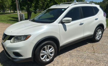 2015 NISSAN ROGUE - 121K MILES - AWD!