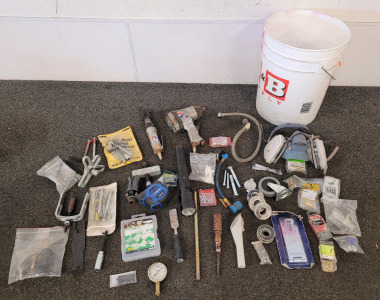 DeVilbiss Drive Air Ratchet, DEVILBISS AT10 1/2 IMPACT WRENCH, And Miscellaneous Tools And Notions