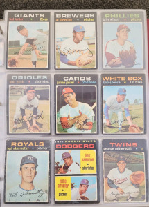 Baseball Card Album With 1971 Topps Collectable Baseball Cards