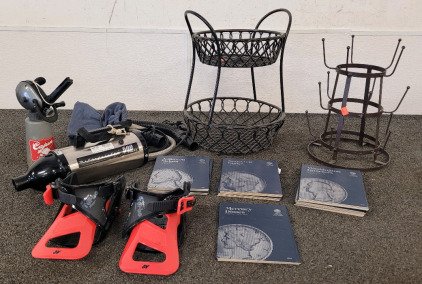 Metropolitan 500 Watt Vacuum, Wire Baskets, Mug Stand, And Coin Folders