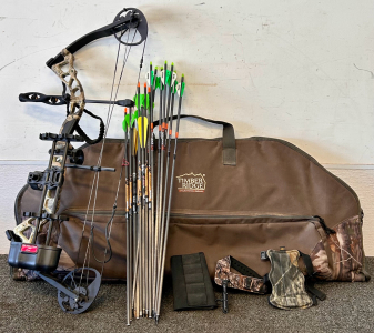 Timber Ridge Hunting Gear Bow Case With Bow (Diamond Archery by Bowtech), Arrows and Accessories