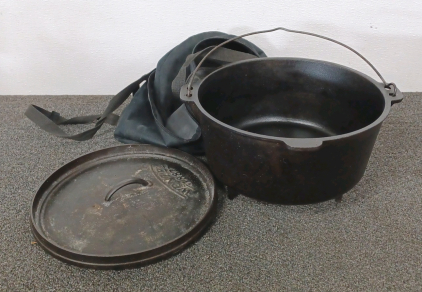 Wenzel 1887 Cast-Iron Dutch Oven with Case